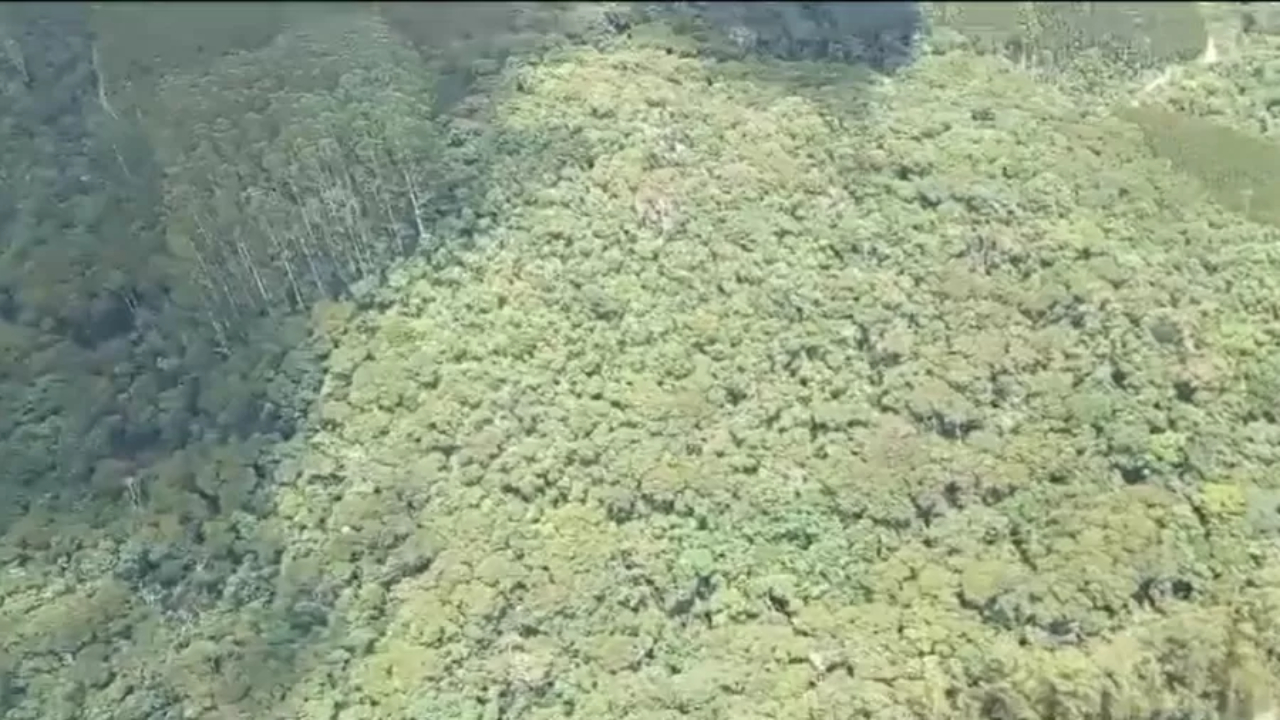 Passageiros do helicóptero que desapareceu em dezembro estão mortos, alega PM