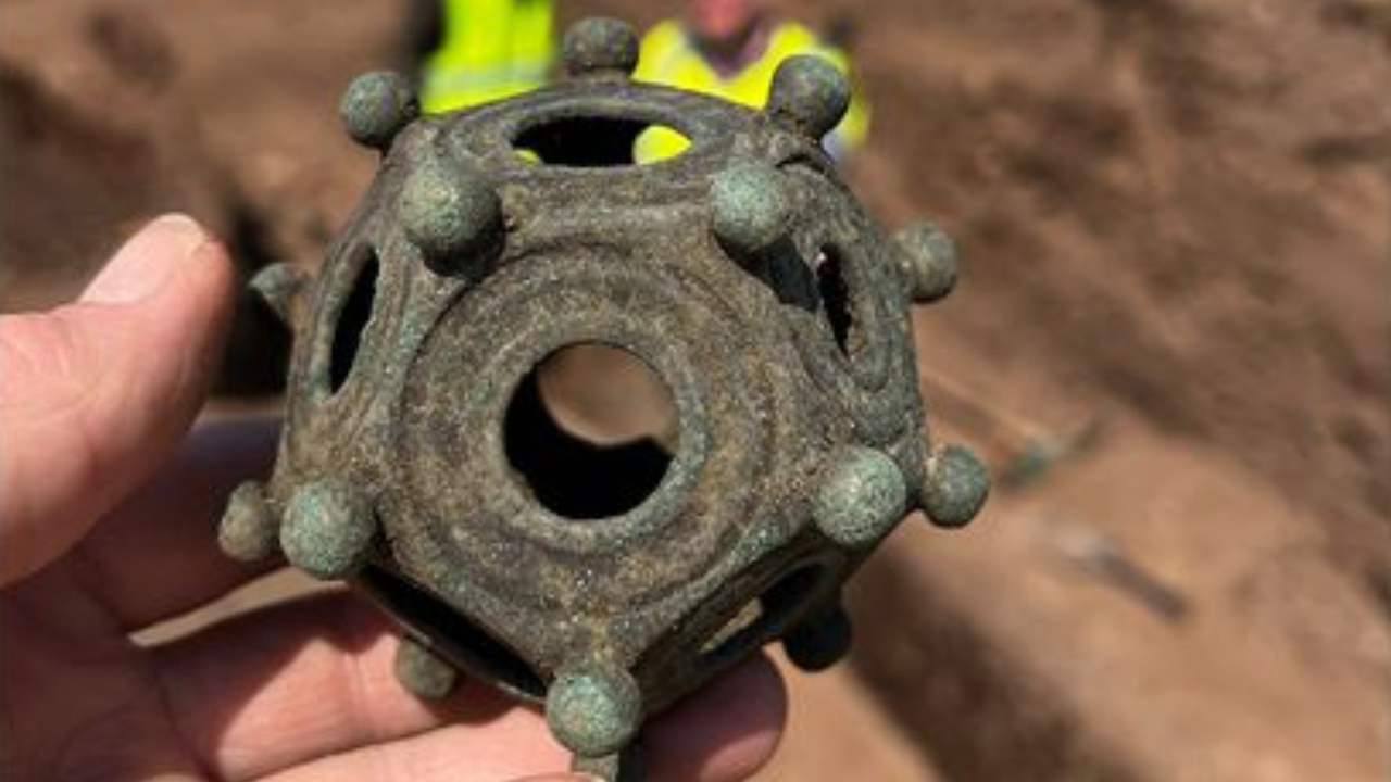 Intrigante dodecaedro romano é descoberto no Reino Unido