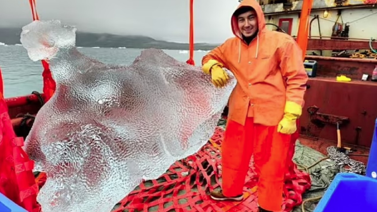 Startup da Groenlândia vende gelo glacial de 100 mil anos para bares em Dubai