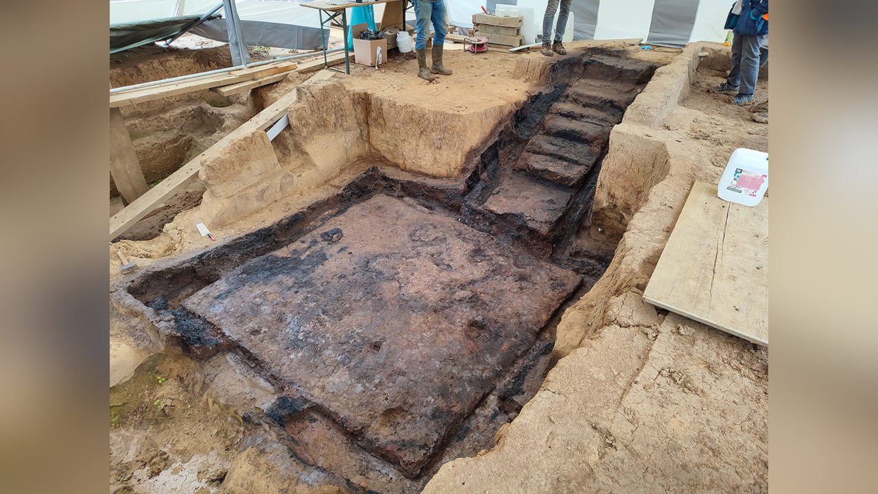 Adega de madeira romana bem preservada é encontrada na Alemanha