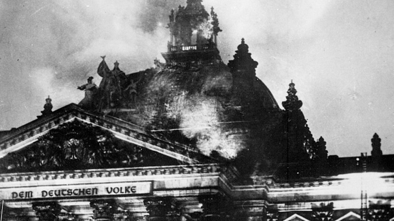 Golpe na democracia: Há 91 anos, ocorria o incêndio no Reichstag