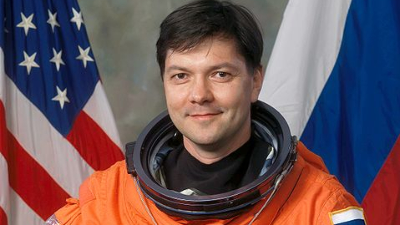 Cosmonauta russo bate recorde de maior tempo passado no espaço