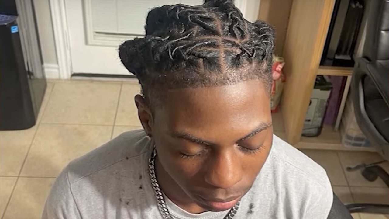 Rapaz negro é suspenso de escola nos EUA por conta de penteado