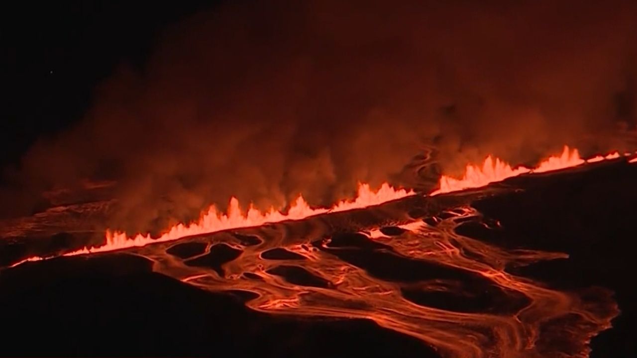 Na Islândia, vulcão entra em erupção pela terceira vez em dois meses