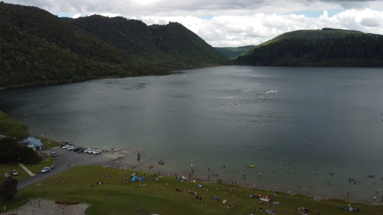 Na Nova Zelândia, irregularidade magnética é encontrada em lago vulcânico