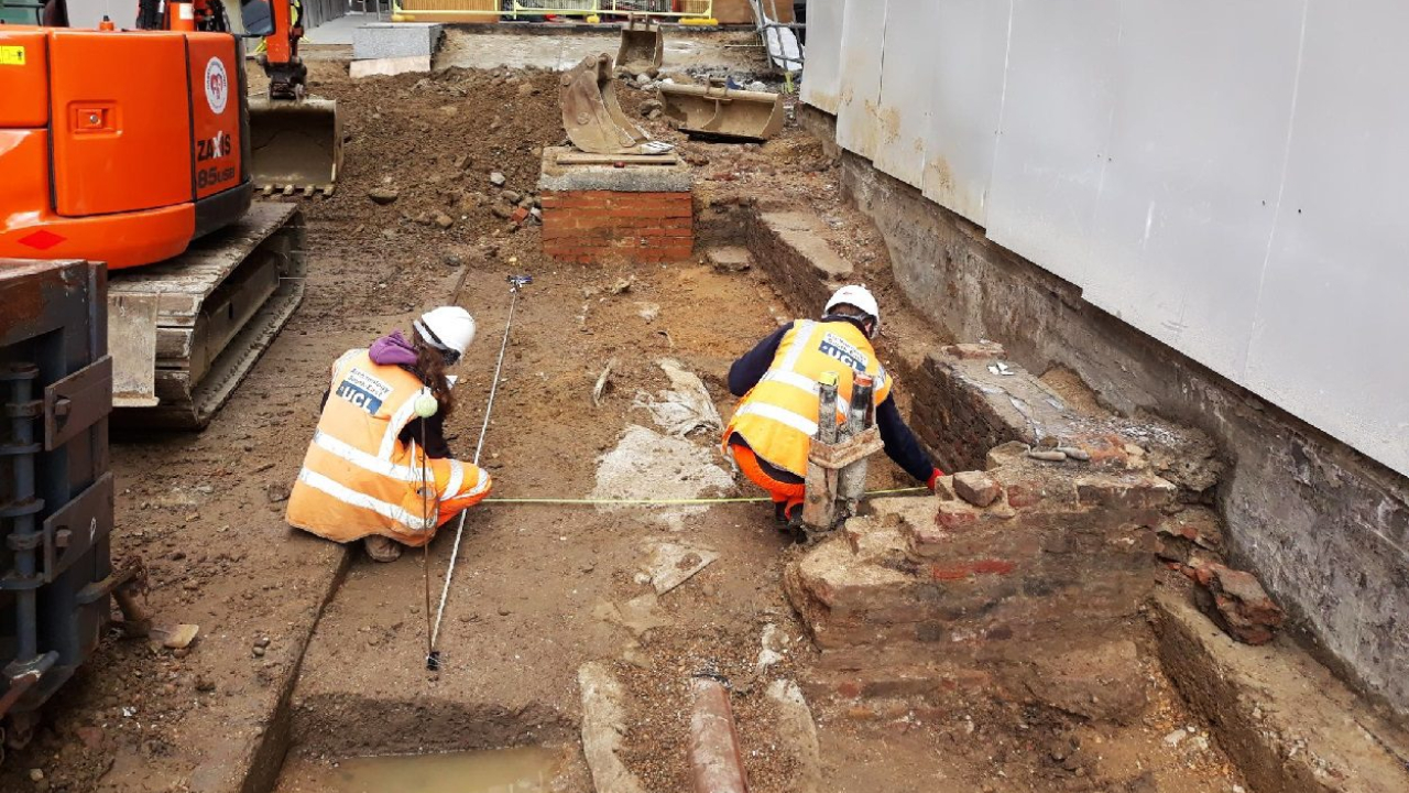 Vestígios de antiga cidade saxônica são encontrados em Londres