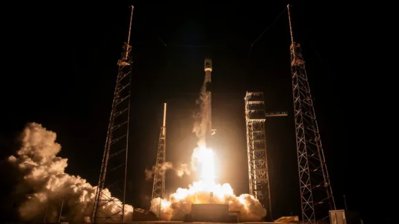 Lançamento de foguete que pousaria na Lua é adiado pela SpaceX