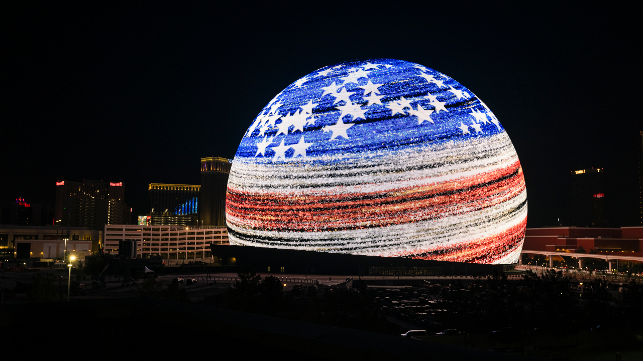 EUA: Homem é preso após escalar a arena The Sphere, em Las Vegas