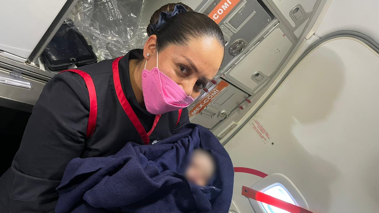 Passageira dá à luz em voo no México e bebê ganha 90 viagens grátis