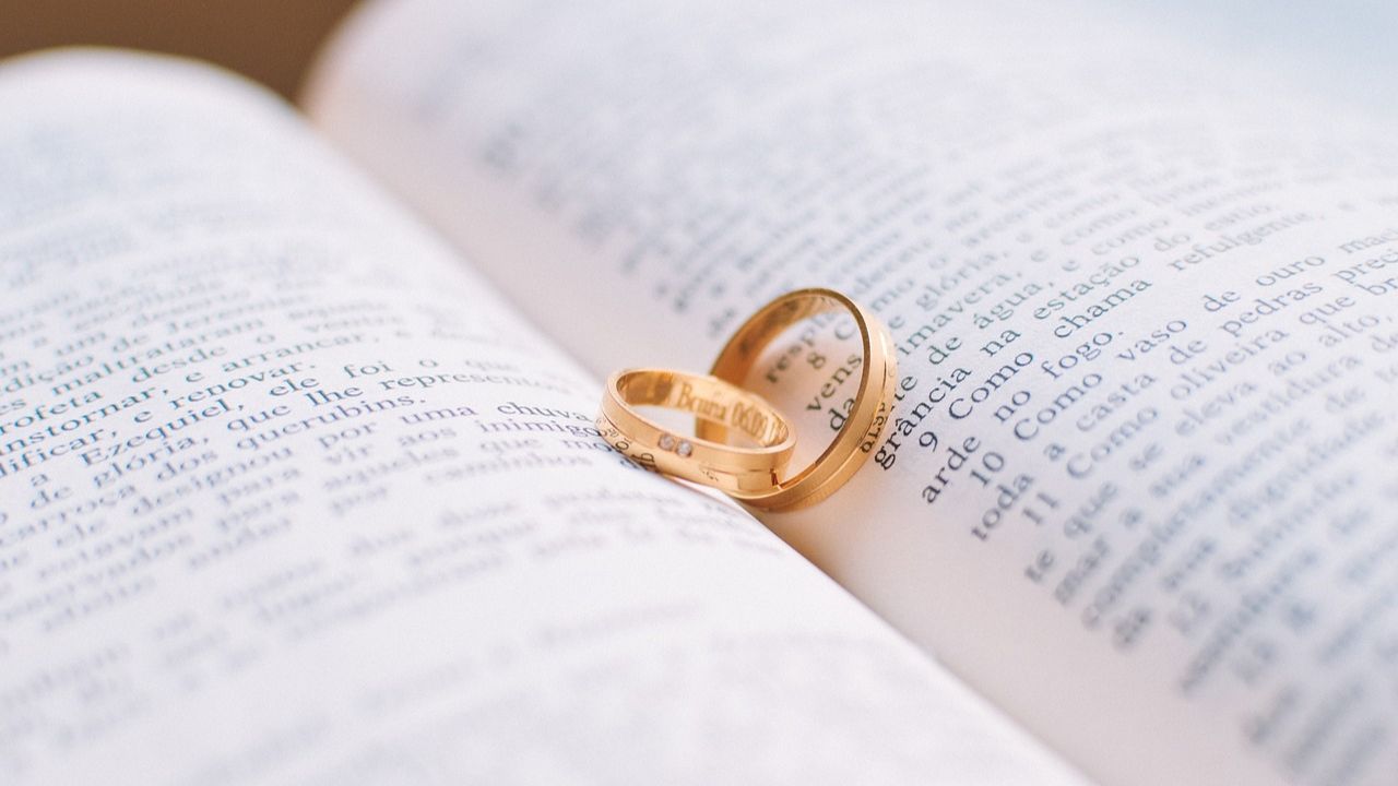 Após cerimônia, casal descobre que certidão de casamento era falsa