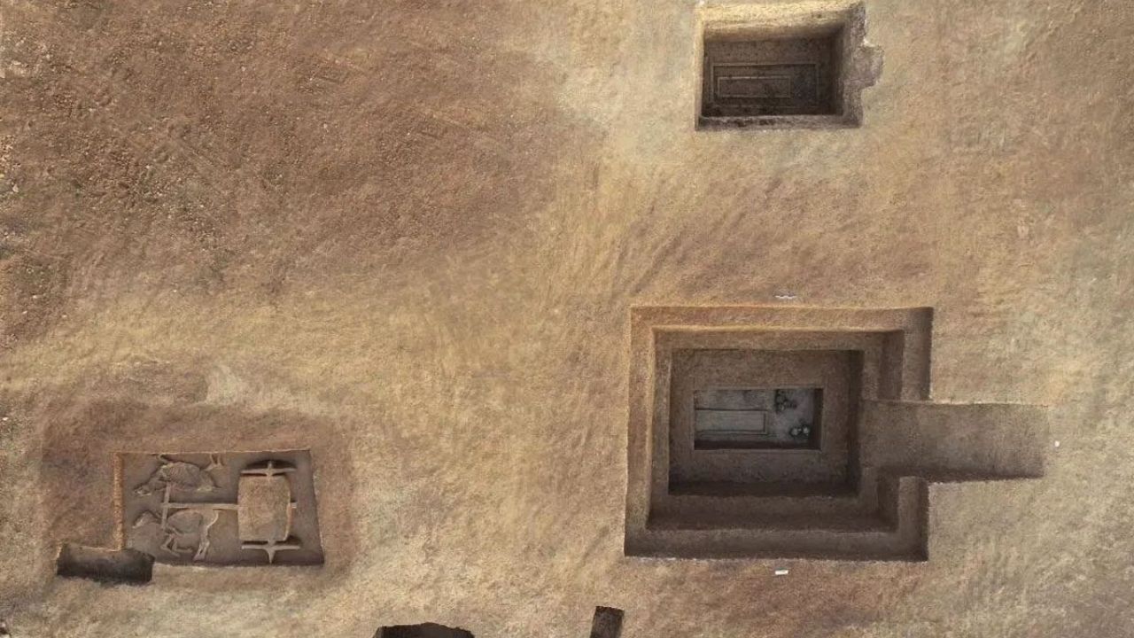 Cemitério com artefatos do período dos Estados Combatentes é encontrado na China