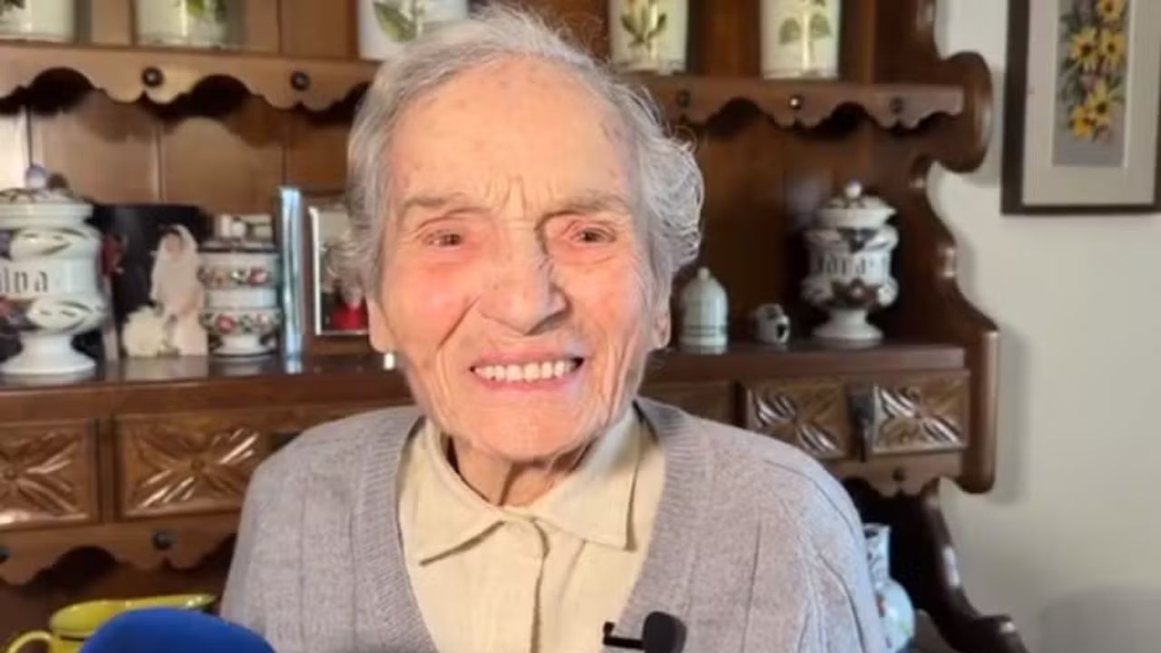 Na Itália, motorista de 103 anos é multada por dirigir com carteira vencida