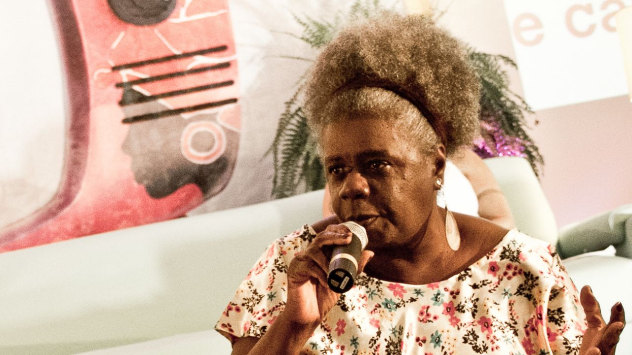 Conceição Evaristo se torna primeira mulher negra a ocupar cadeira na Academia Mineira de Letras