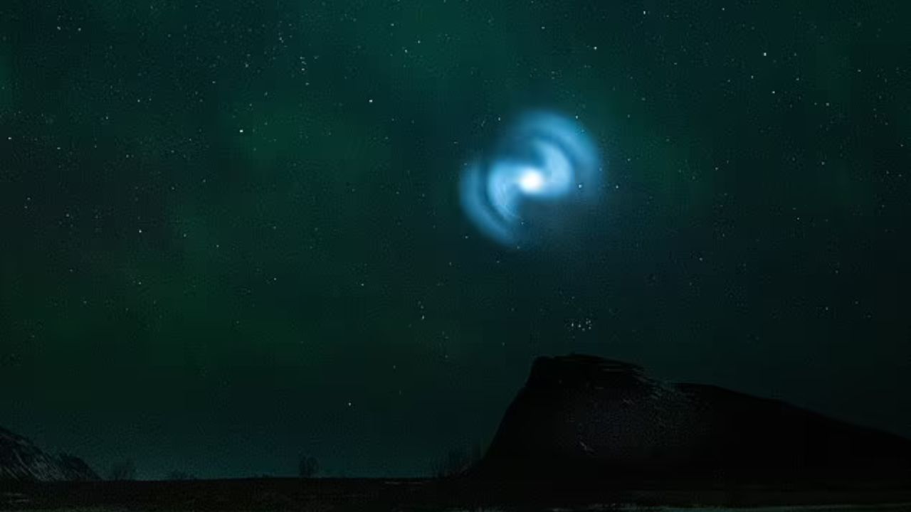 Espiral luminosa que apareceu em meio à Aurora Boreal foi causada por Elon Musk