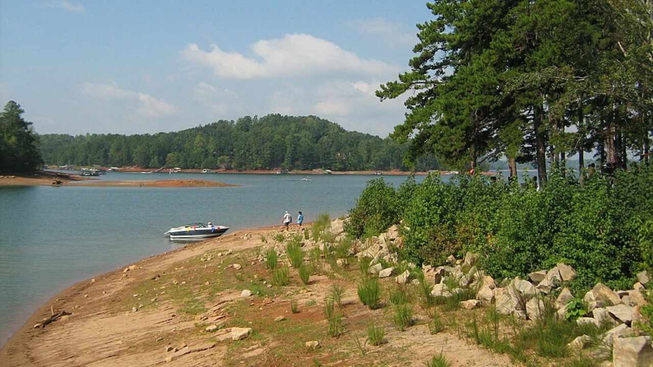 Parque aquático será construído em lago ‘assombrado’ nos EUA