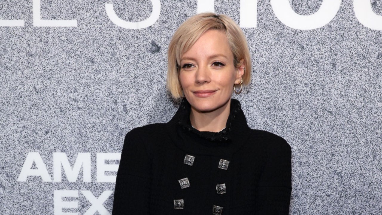 ‘Minhas filhas arruinaram minha carreira’, diz Lily Allen em nova entrevista