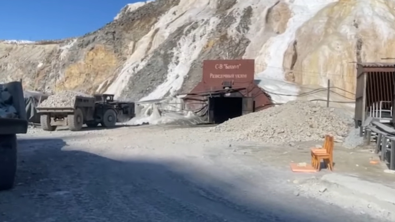 Rússia: Treze mineradores estão soterrados após deslizamento em mina de ouro
