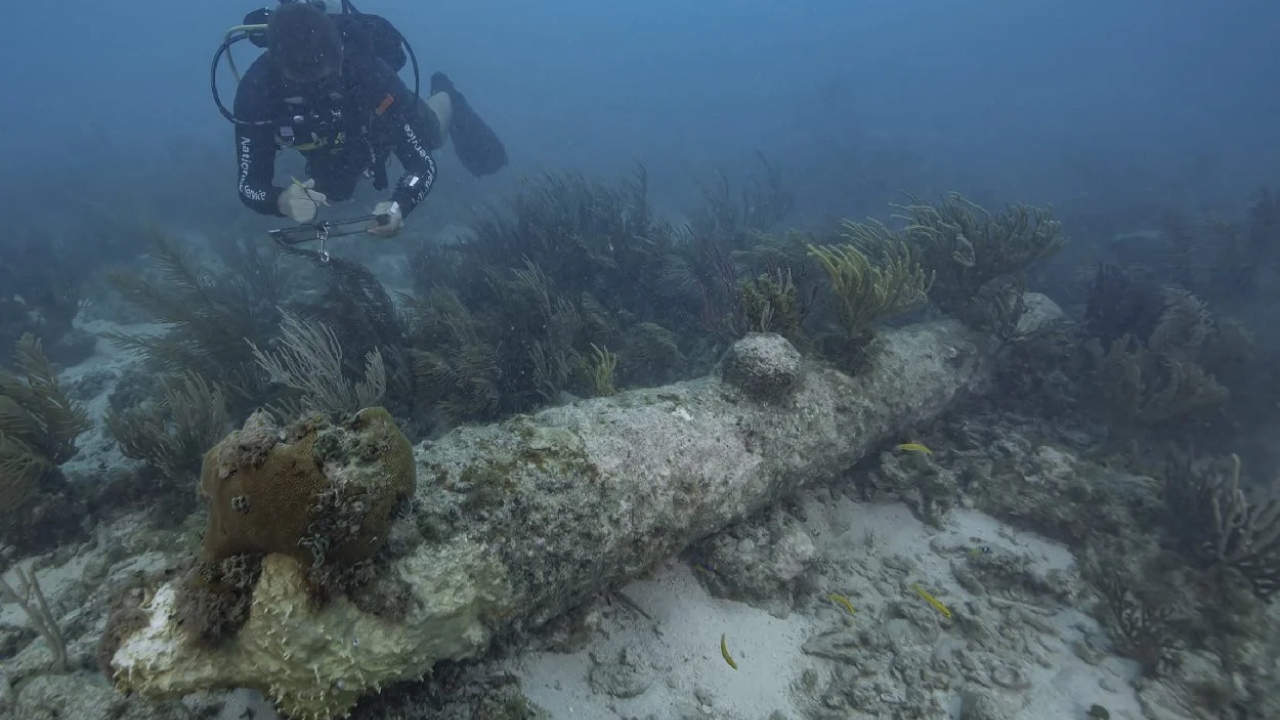 Navio de guerra britânico do século 18 é encontrado em centro subaquático da Flórida