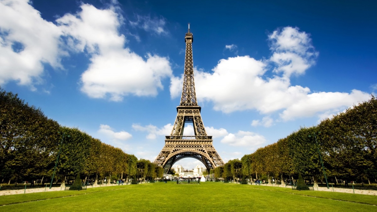 França corrige erro histórico e anuncia novidade na Torre Eiffel