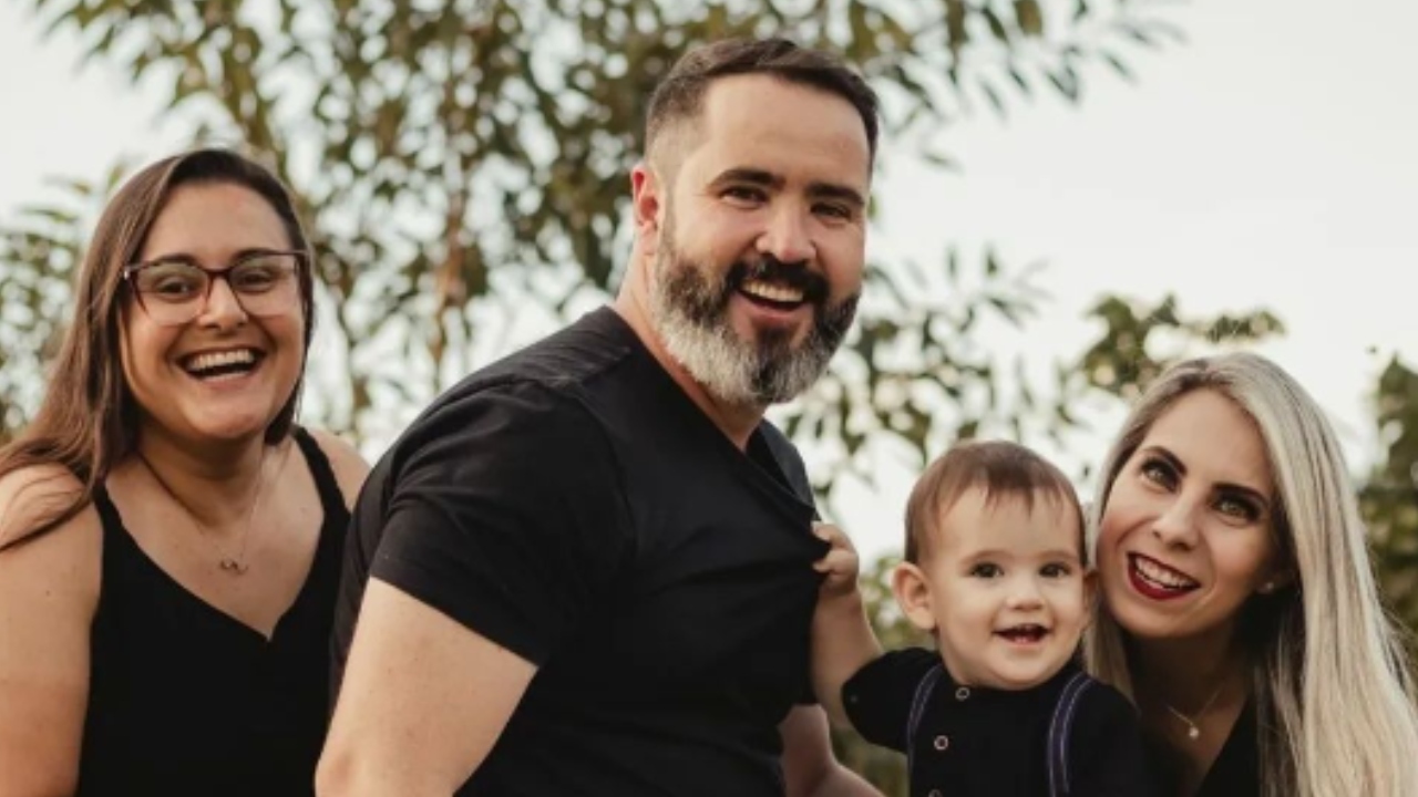 Justiça permite que trisal realize o registro multiparental de filho