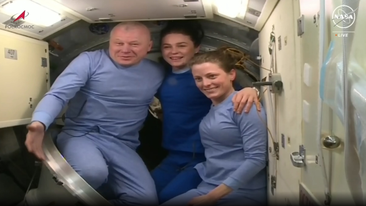 Astronauta volta para a Terra depois de passar 204 dias no espaço