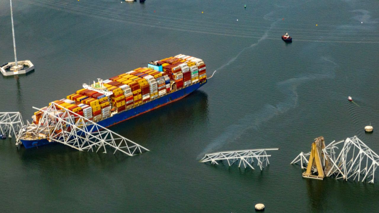 Desabamento de ponte: têm início as operações de limpeza em Baltimore