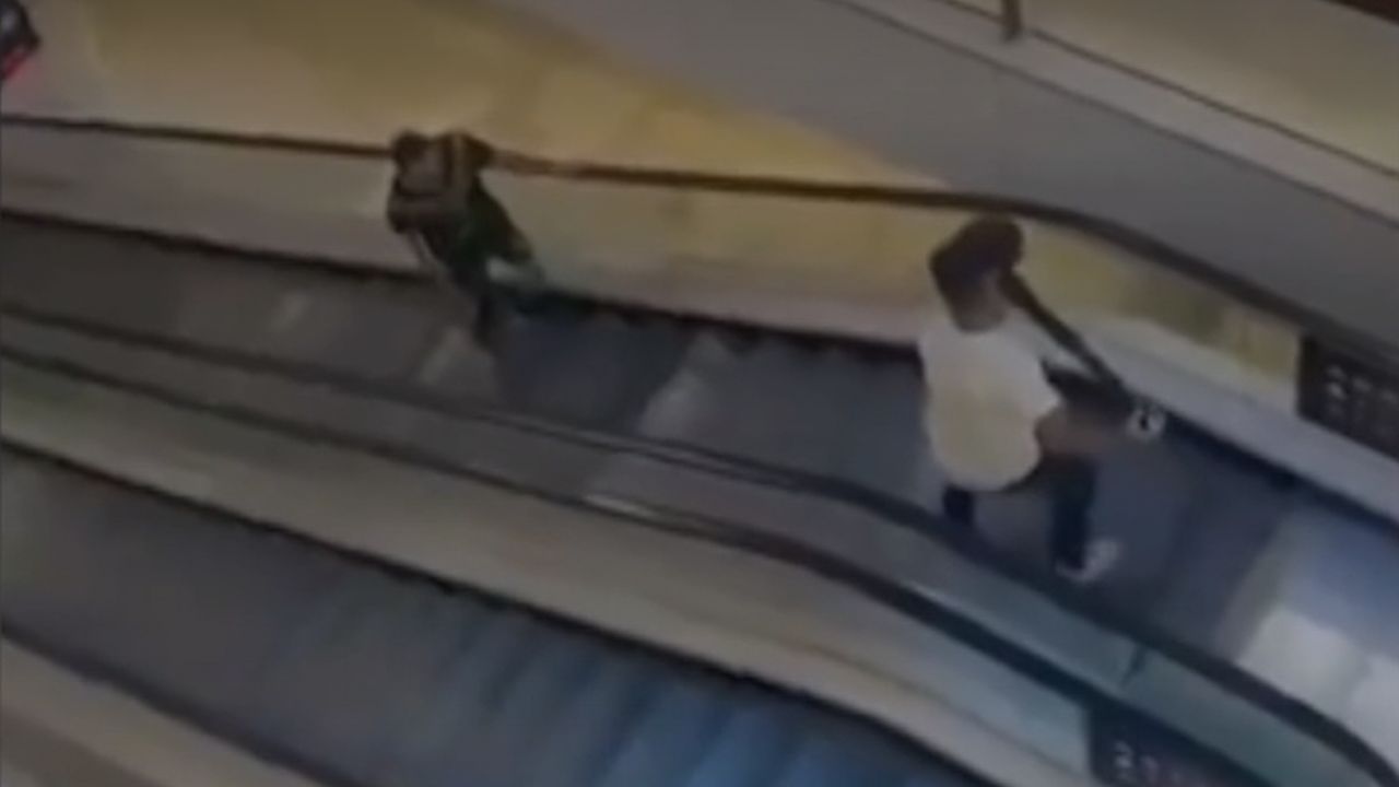 Ataque a faca deixa 5 motos em shopping na Austrália