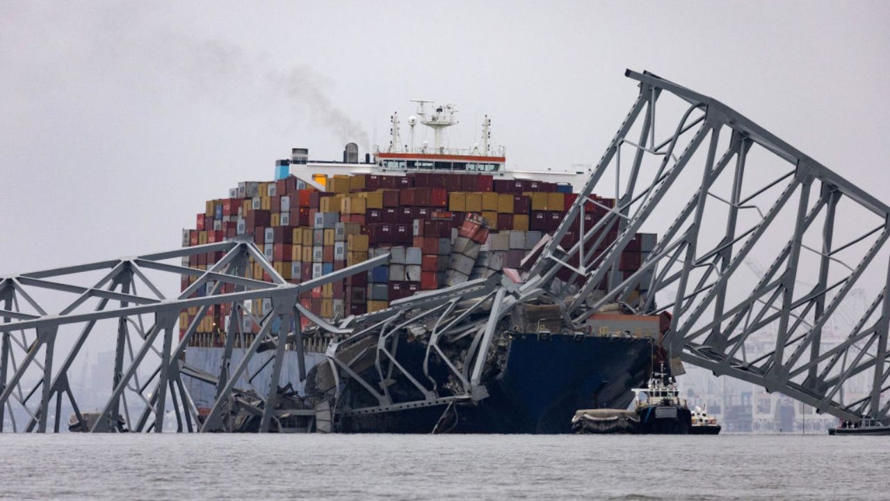 Equipes de buscas encontram corpo de quarta vítima de acidente envolvendo navio