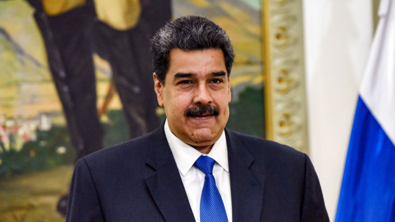 Presidente venezuelano anuncia fechamento da embaixada da Venezuela no Equador