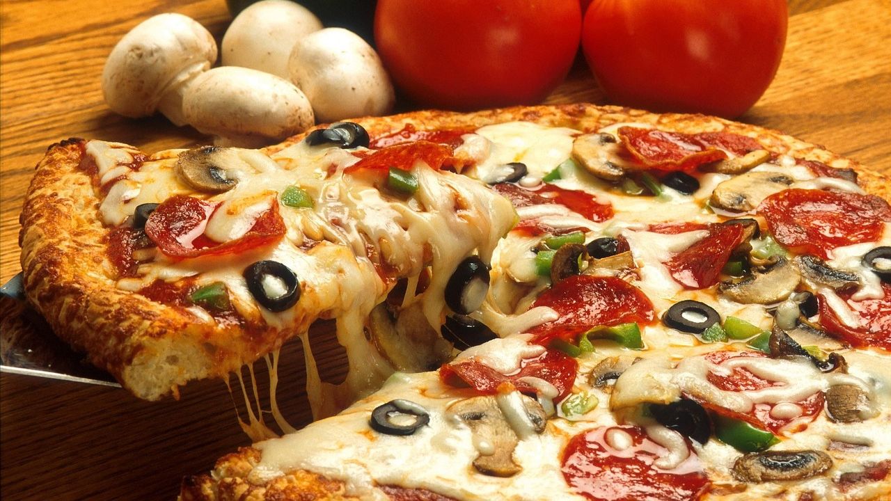 Polícia alemã faz operação em restaurante que vendia pizza acompanhada de cocaína