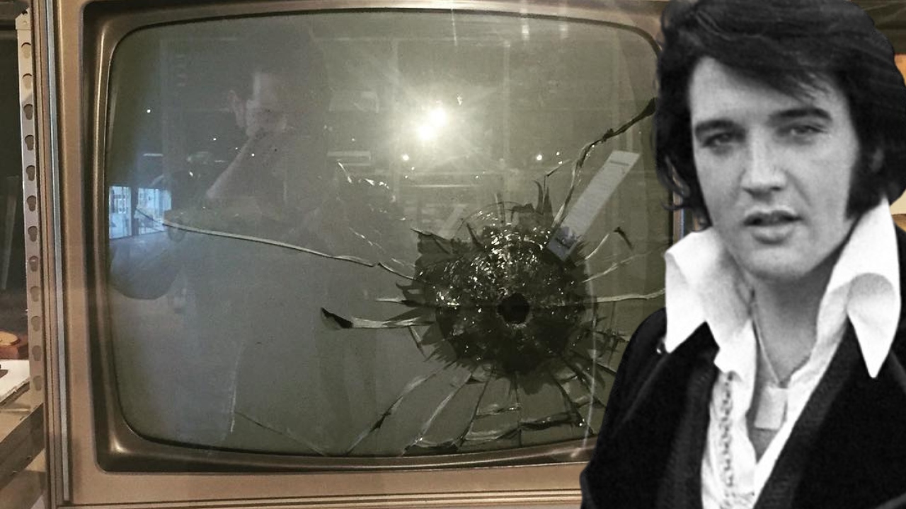 A história por trás da televisão danificada por um tiro de Elvis Presley