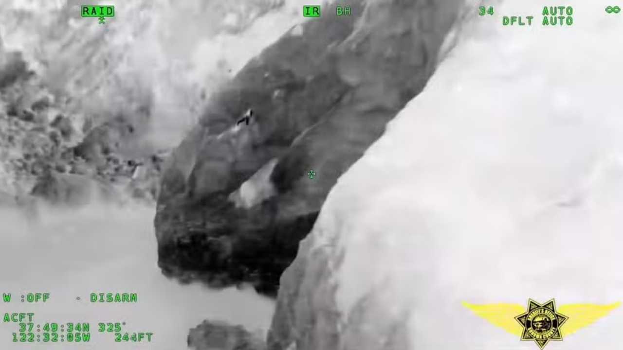 Após cair 18 metros em penhasco, homem é resgatado de helicóptero nos EUA
