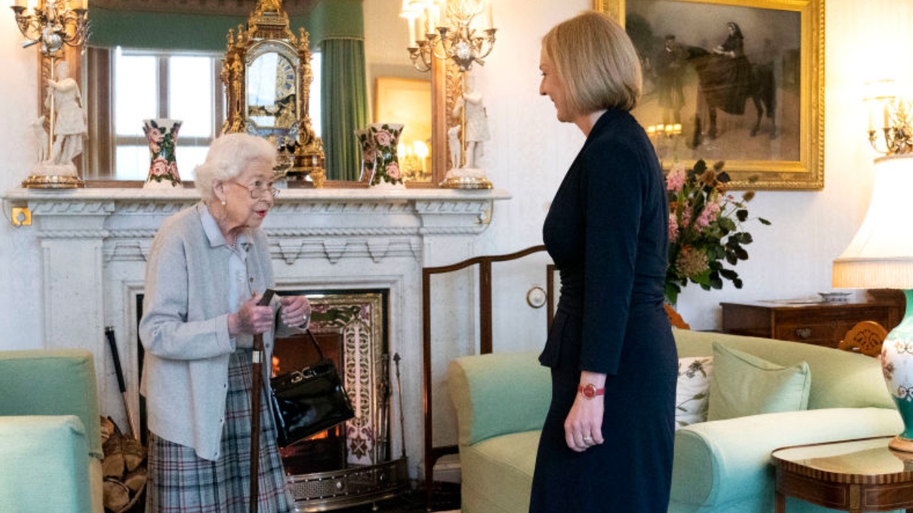Ex-primeira-ministra Liz Truss ignorou conselho da rainha Elizabeth II