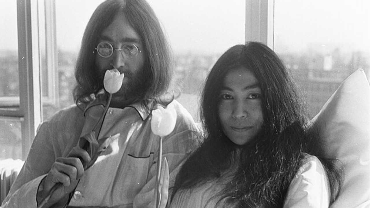 Livro revela que Yoko Ono teria introduzido John Lennon à heroína