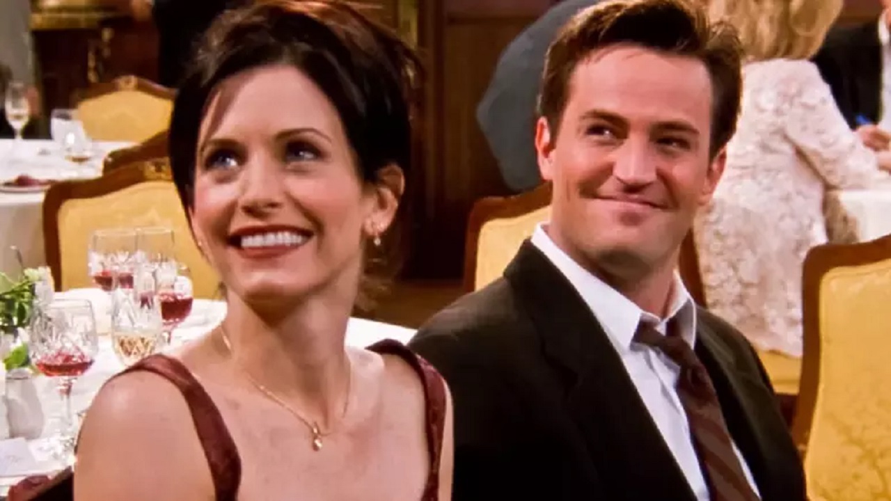 Courteney Cox diz receber ‘visitas’ de Matthew Perry: ‘Sinto que está por perto’