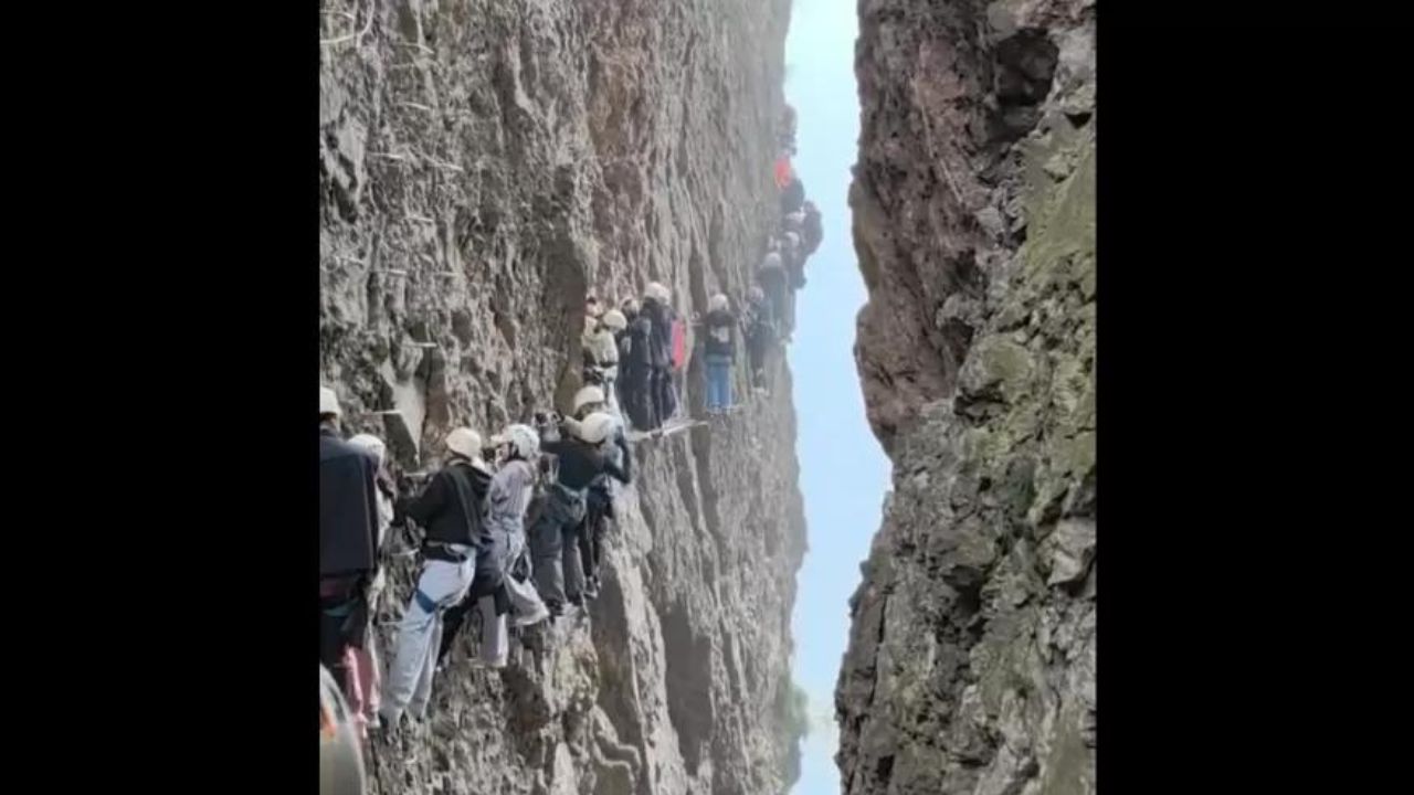 ‘Congestionamento’ em montanha deixa alpinistas suspensos por mais de uma hora na China