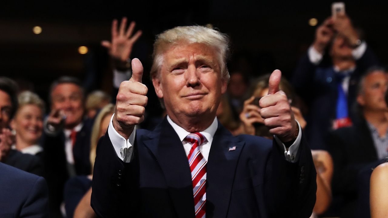 Trump afirma, sem provas, que imigrantes ilegais estão formando exército para atacar americanos