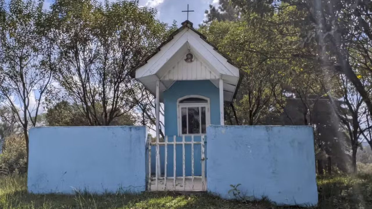 Por dentro do ‘Cemitério dos Anjos’, considerado o menor do mundo
