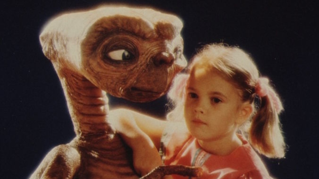 40 anos depois, Drew Barrymore relembra infância no set de E.T. em novo vídeo