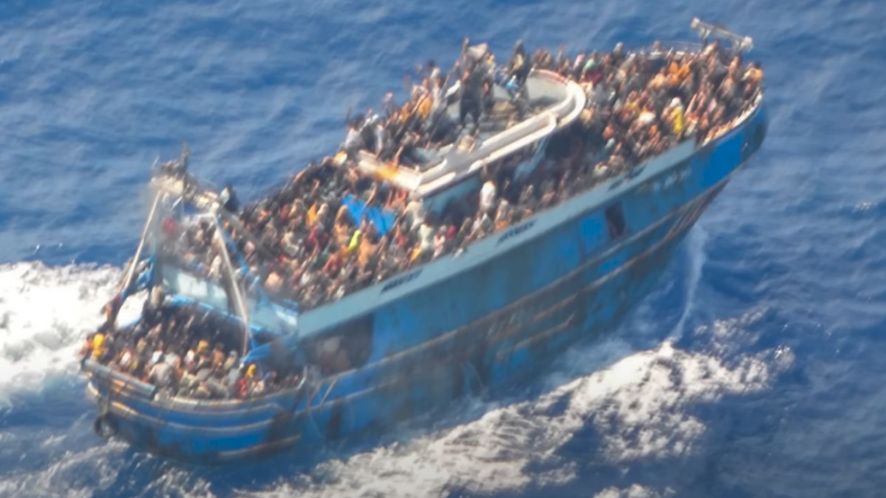 Egípcios acusados por um dos naufrágios mais mortais do Mediterrâneo são inocentados