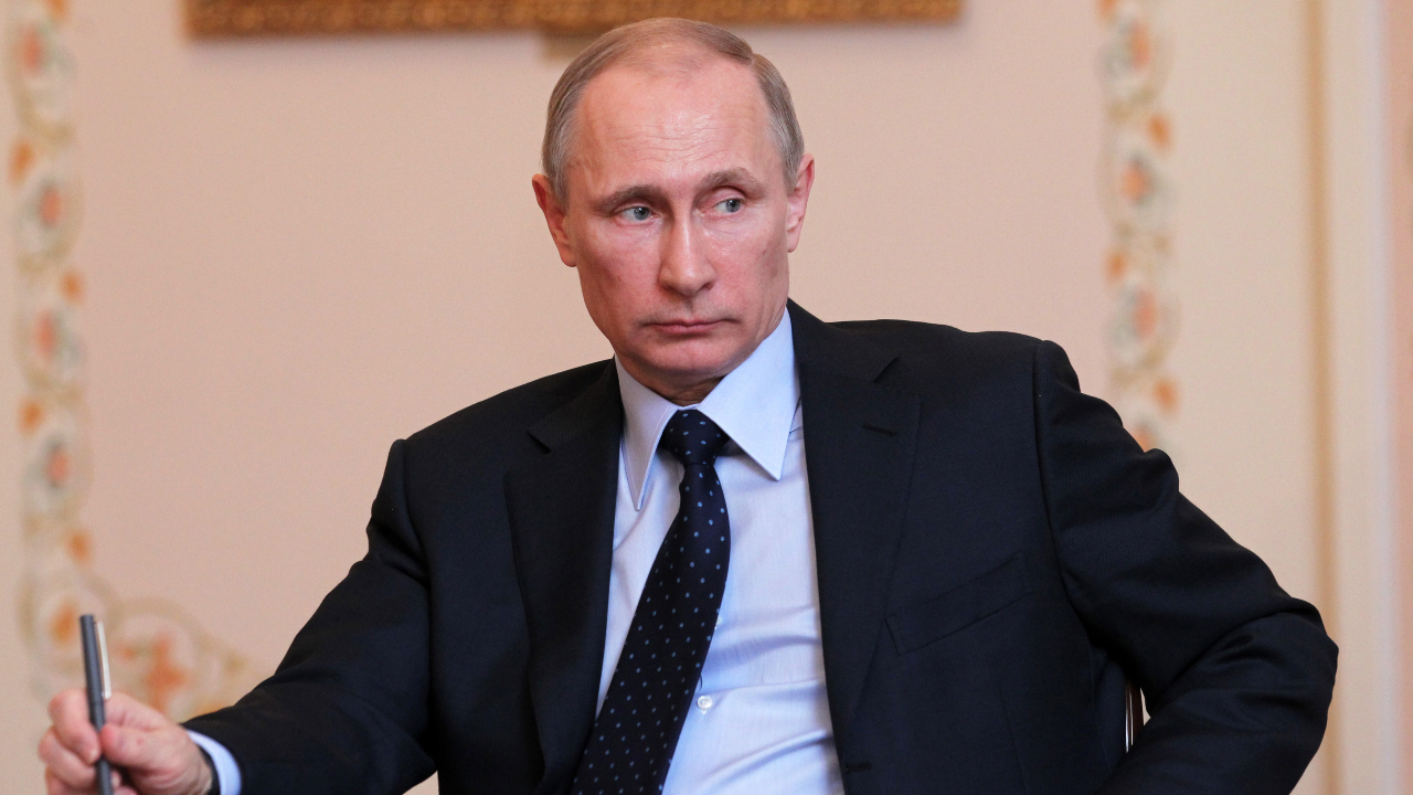 Putin ordena exercícios militares com armas nucleares a suas tropas