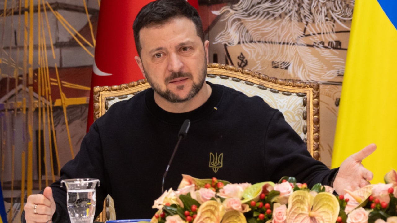 Ucrânia: Zelensky pretende convocar presidiários para guerra contra a Rússia