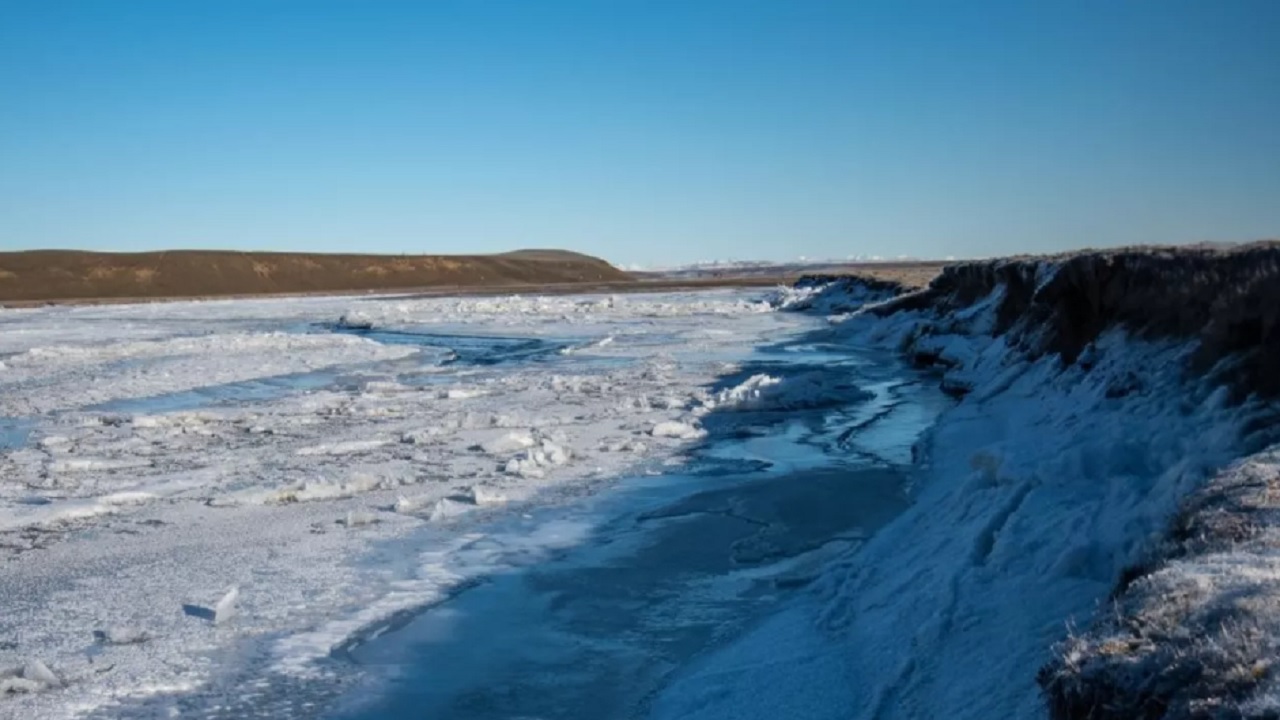 Argentina: Com frio de -17,5 °C, mar na região sul congela