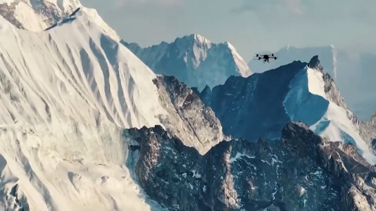 Primeiro ‘delivery’ no Monte Everest é realizado por meio de drone