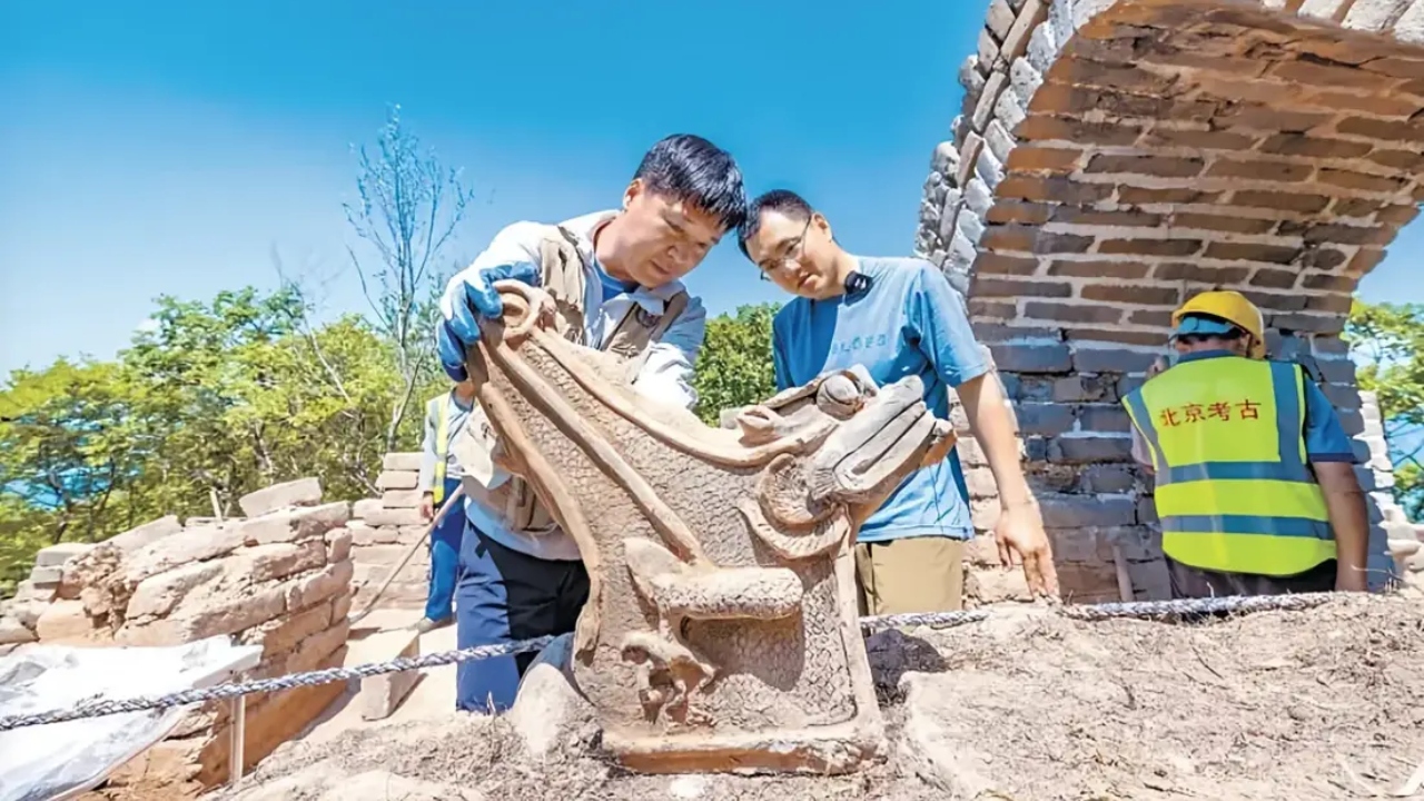 Escultura de dragão da Dinastia Ming é encontrada na Grande Muralha da China