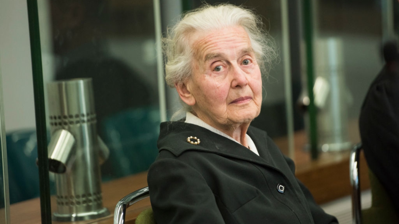 Aos 95 anos, ‘vovó nazista’ volta a ser julgada em caso de negação do Holocausto
