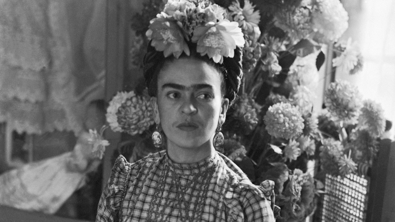 Exposição reúne material inédito do último ano de vida de Frida Kahlo