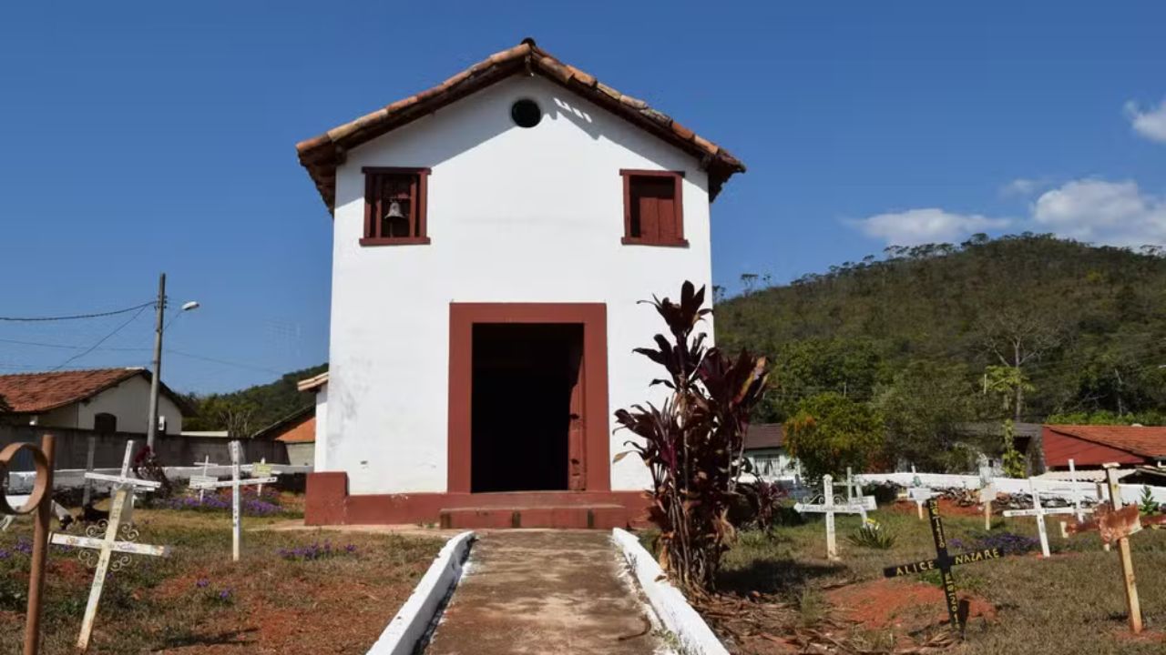 Capela tombada de quase 300 anos é reaberta em Minas Gerais