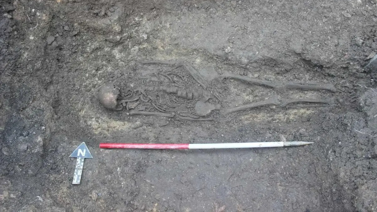 Antigo cemitério anglo-saxão é descoberto em hotel na Inglaterra
