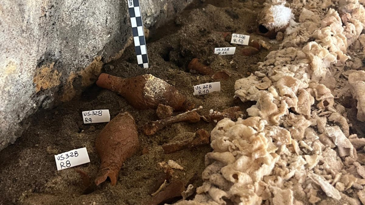 Cadáver bem conservado é descoberto em câmara na Tumba de Cérbero, na Itália